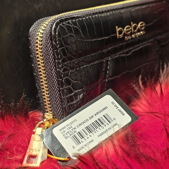 NWT bebe Evelyn Crocodile Embossed Design Black Zip Around Wallet In Box - Picture 5 of 5